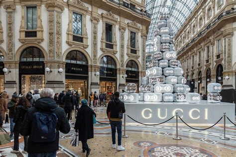 albero gucci galleria|Perché l’albero di Gucci in Galleria a Milano sta  .